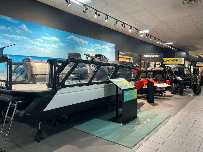 Slide: The Image of Sea-Doo Switch 19 2024 - 15