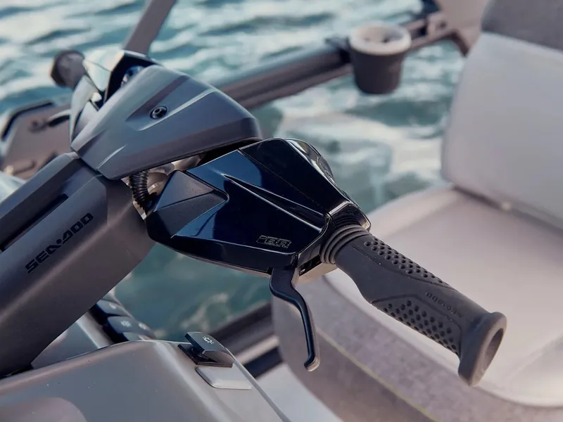 Slide: The Image of Sea-Doo Switch 19 2024 - 22