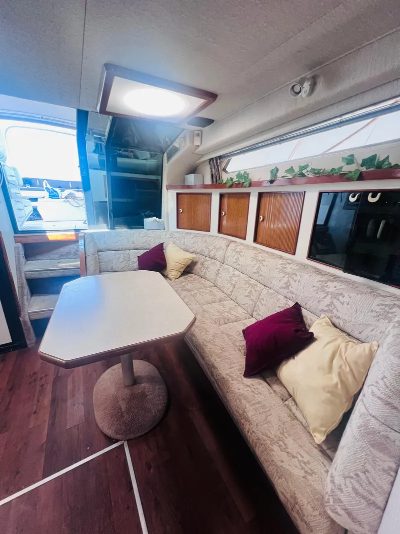 Slide: The Image of Sea Ray 390 Express Cruiser 1991 - 3