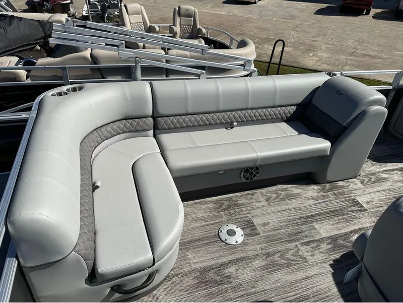 Slide: The Image of Ranger 223C 2024 - 3