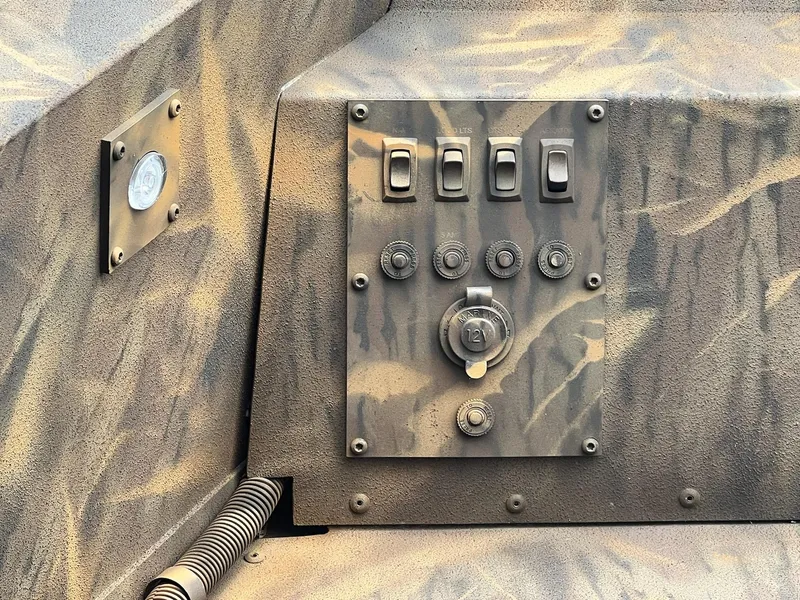 Slide: The Image of G3 Gator Tough 16 FL 2024 - 25