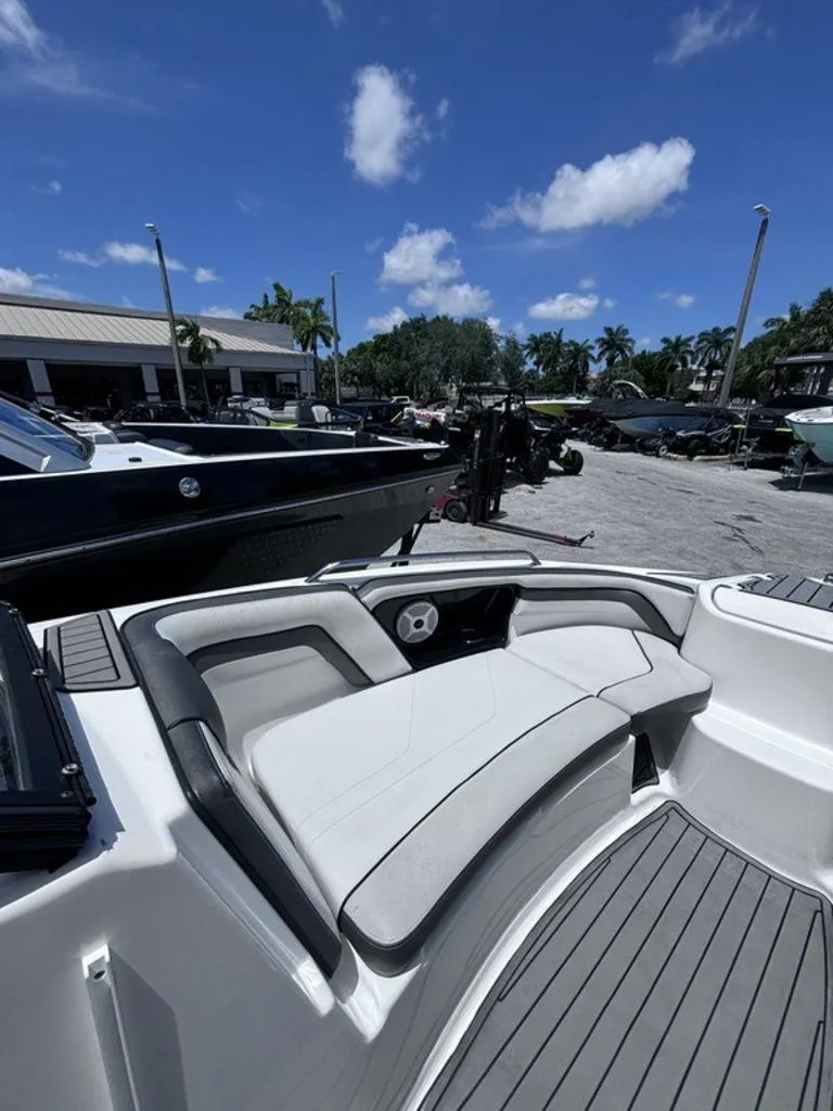 Slide: The Image of Yamaha AR240 2019 - 11