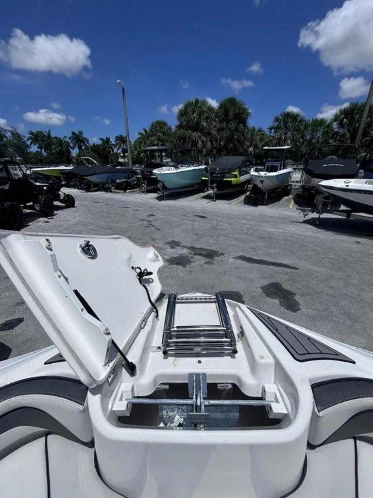 Slide: The Image of Yamaha AR240 2019 - 13