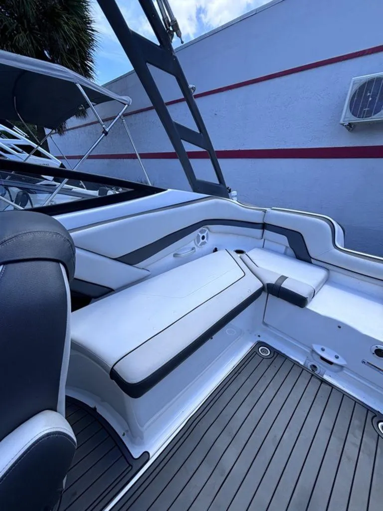 Slide: The Image of Yamaha AR240 2019 - 16