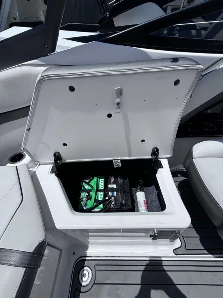 Slide: The Image of Yamaha AR240 2019 - 19