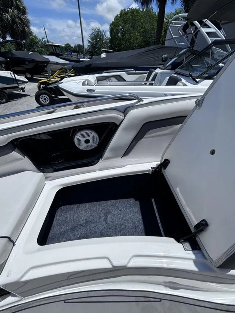 Slide: The Image of Yamaha AR240 2019 - 24