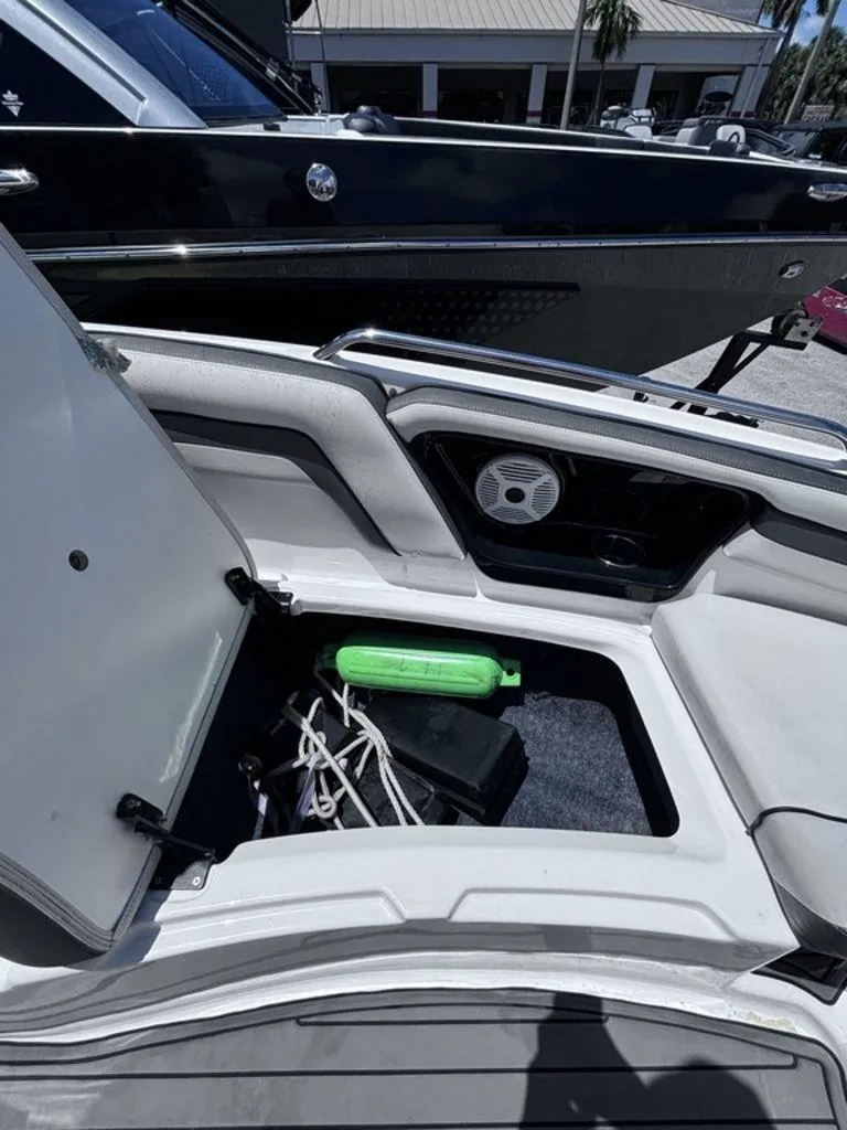 Slide: The Image of Yamaha AR240 2019 - 25