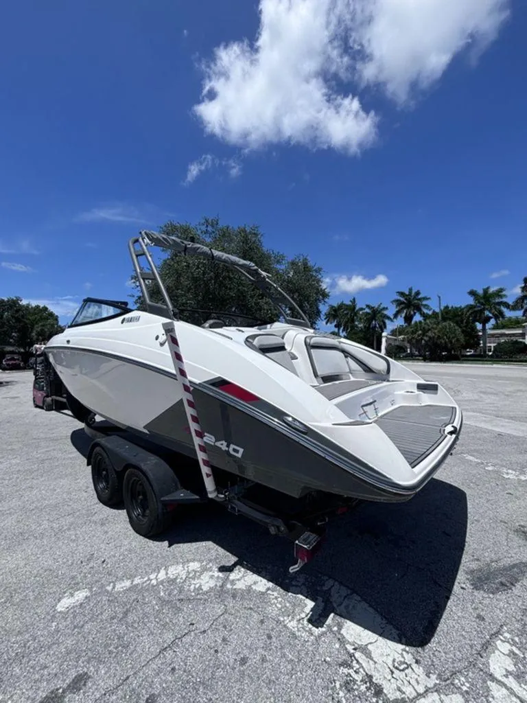 Slide: The Image of Yamaha AR240 2019 - 6