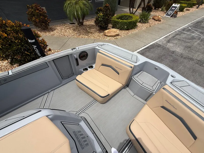 Slide: The Image of MasterCraft ProStar 2024 - 13