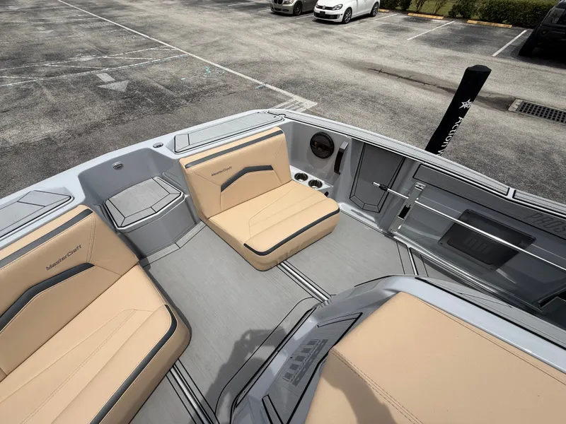 Slide: The Image of MasterCraft ProStar 2024 - 14
