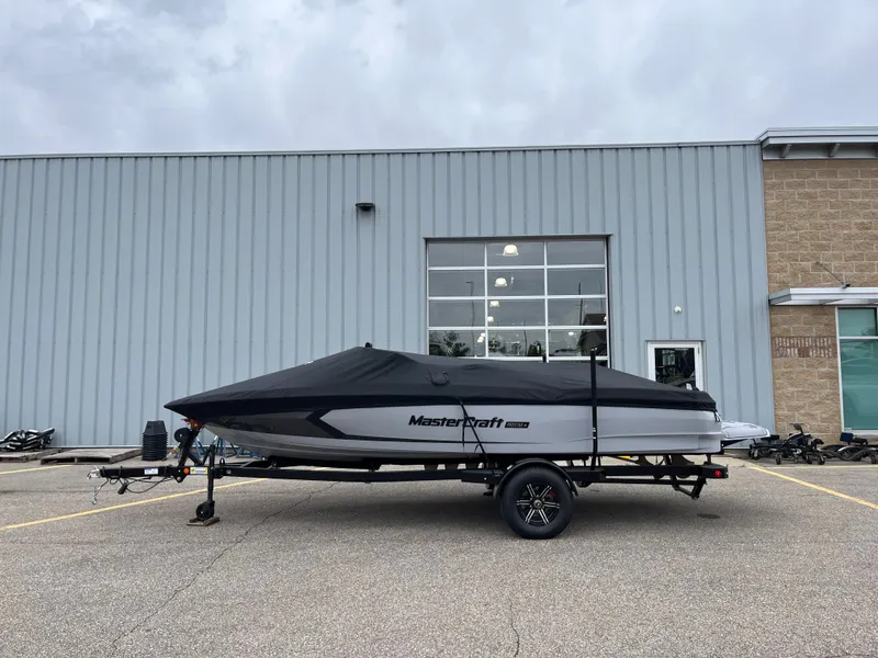 Slide: The Image of MasterCraft ProStar 2024 - 16