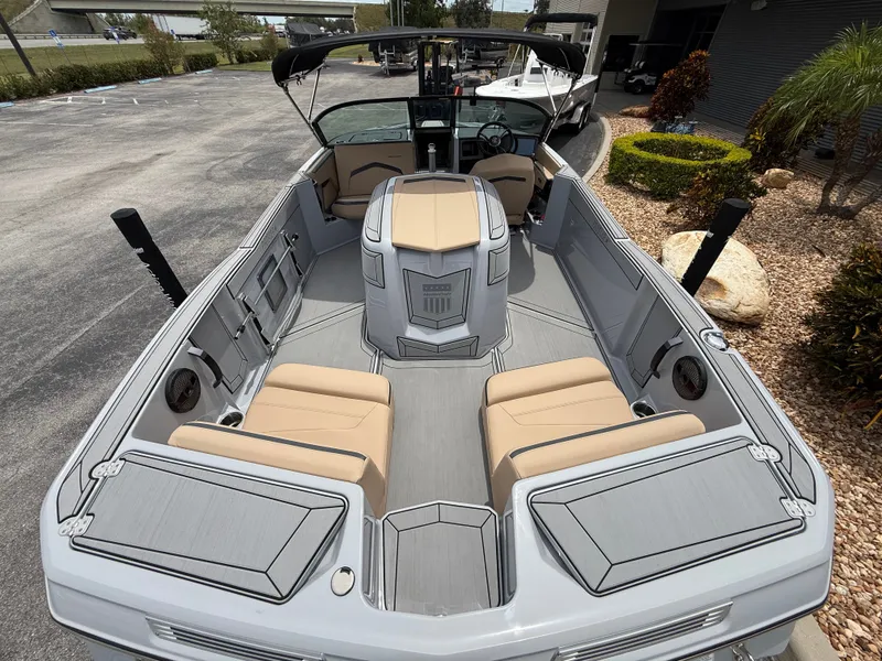 Slide: The Image of MasterCraft ProStar 2024 - 8