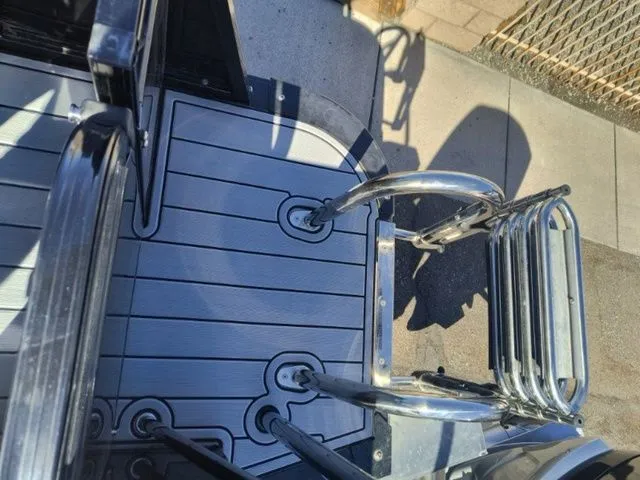 Slide: The Image of Avalon Catalina Rear Fish 23 FT 2024 - 15