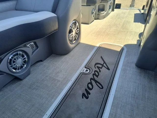 Slide: The Image of Avalon Catalina Rear Fish 23 FT 2024 - 21