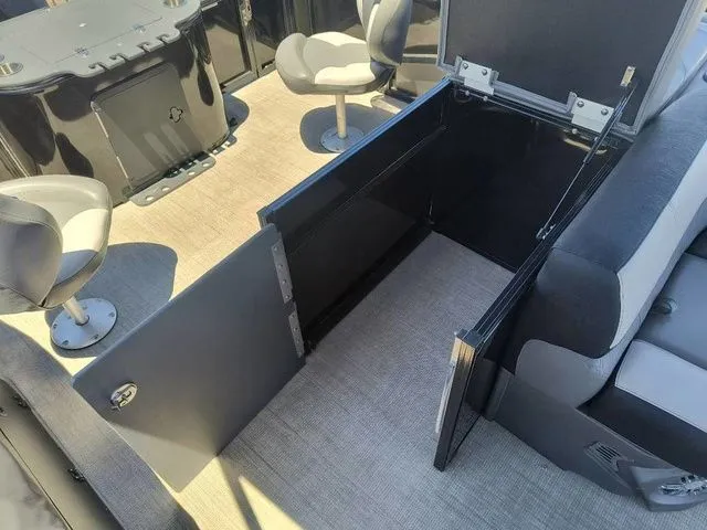 Slide: The Image of Avalon Catalina Rear Fish 23 FT 2024 - 22