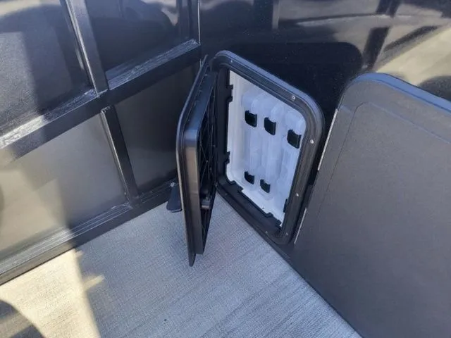 Slide: The Image of Avalon Catalina Rear Fish 23 FT 2024 - 24