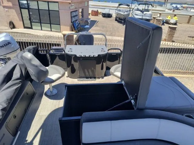 Slide: The Image of Avalon Catalina Rear Fish 23 FT 2024 - 28