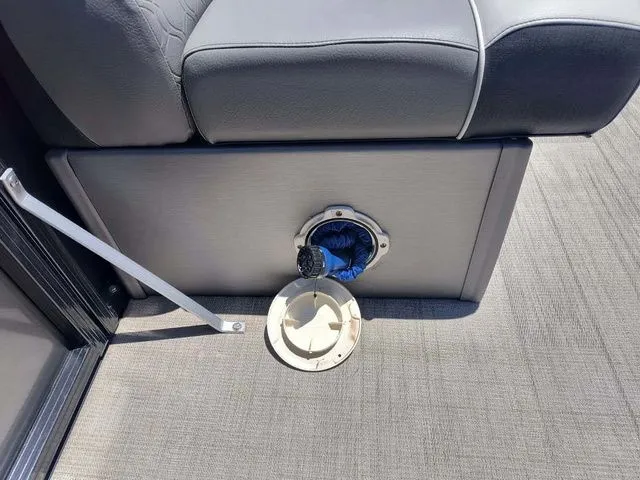 Slide: The Image of Avalon Catalina Rear Fish 23 FT 2024 - 29