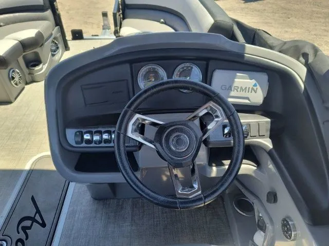 Slide: The Image of Avalon Catalina Rear Fish 23 FT 2024 - 6