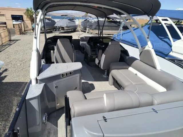Slide: The Image of Avalon Catalina Windshield Twin 250's (500 HP) 2024 - 14
