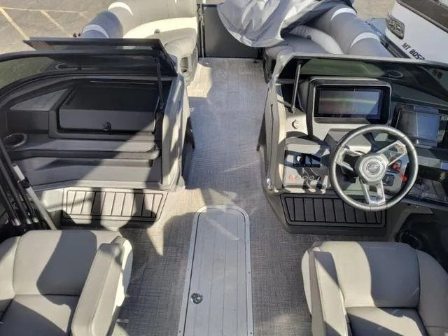 Slide: The Image of Avalon Catalina Windshield Twin 250's (500 HP) 2024 - 25