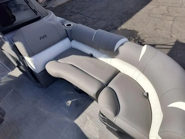 Slide: The Image of Avalon Catalina Windshield Twin 250's (500 HP) 2024 - 27