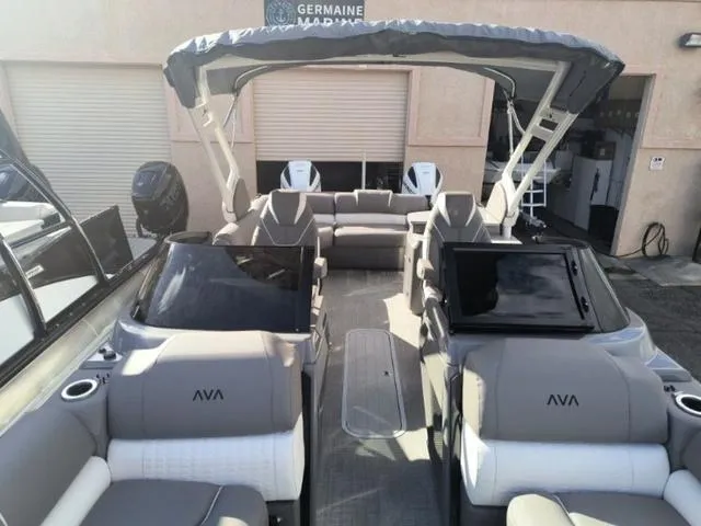 Slide: The Image of Avalon Catalina Windshield Twin 250's (500 HP) 2024 - 29