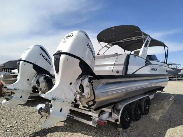 Slide: The Image of Avalon Catalina Windshield Twin 250's (500 HP) 2024 - 3