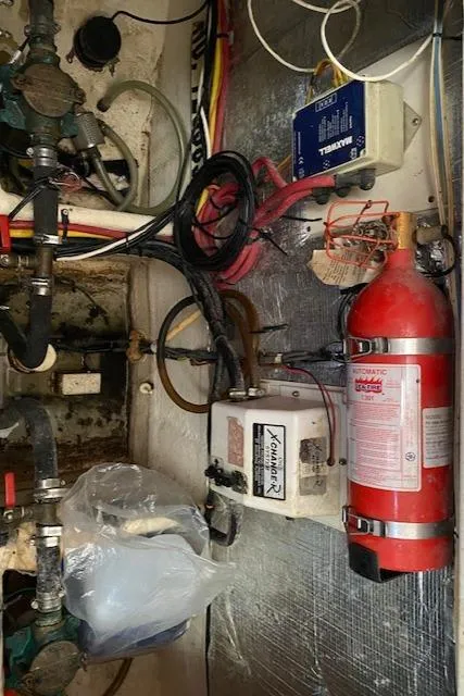 Slide: The Image of 2007 Silverton 33 Convertible boat helm with Garmin navigation system. - 42