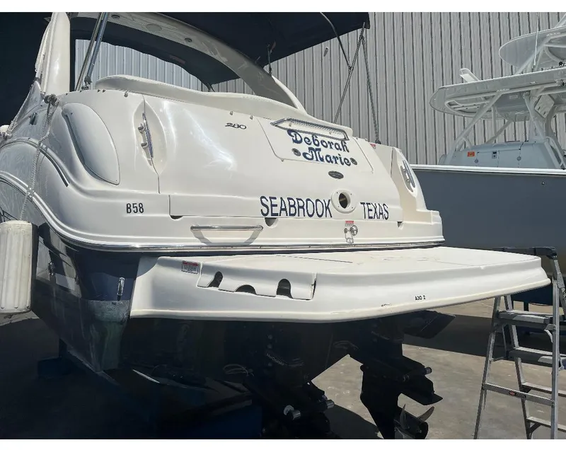 Slide: The Image of 2006 Sea Ray 280 Sundancer boat docked in Seabrook, Texas. - 8