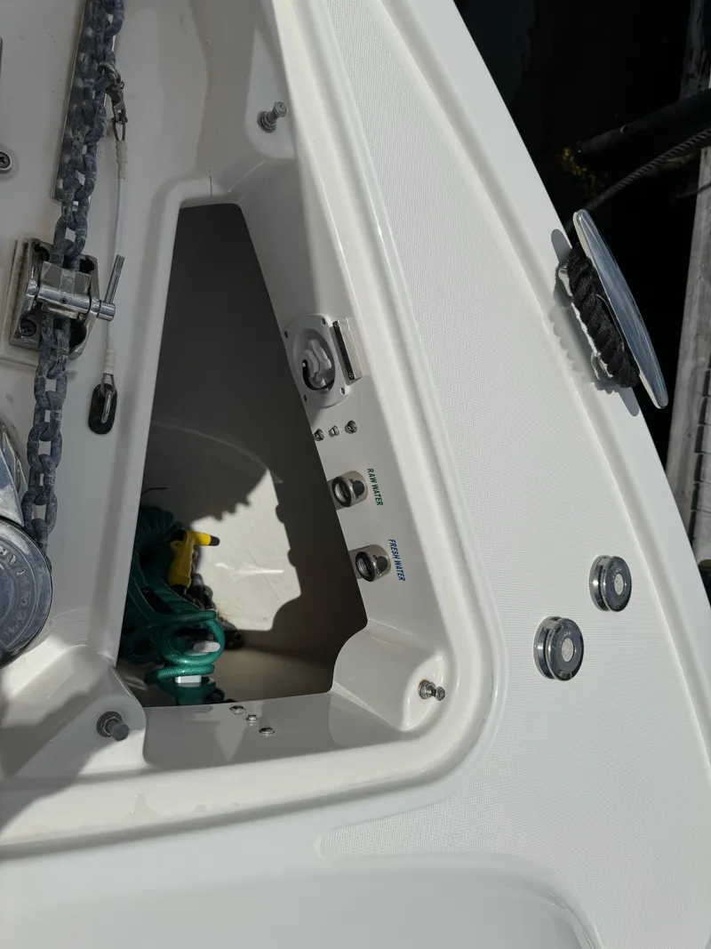 Slide: The Image of Tiara 5800 Sovran 2010 - 114