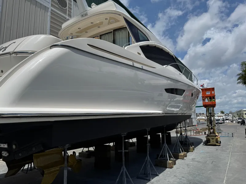 Slide: The Image of Tiara 5800 Sovran 2010 - 124