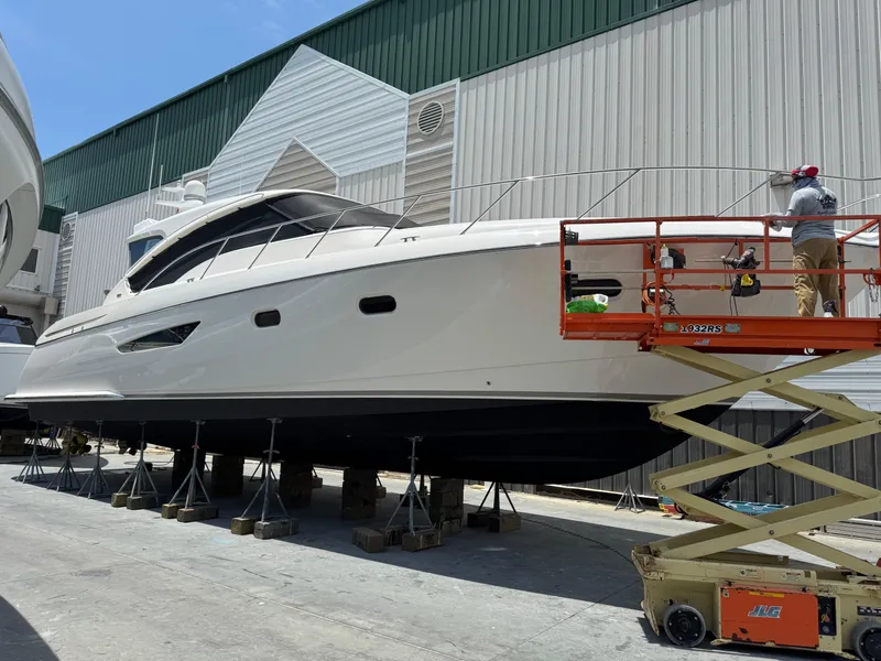 Slide: The Image of Tiara 5800 Sovran 2010 - 135