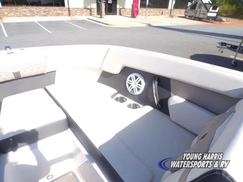 Slide: The Image of Monterey M-225 2024 - 12