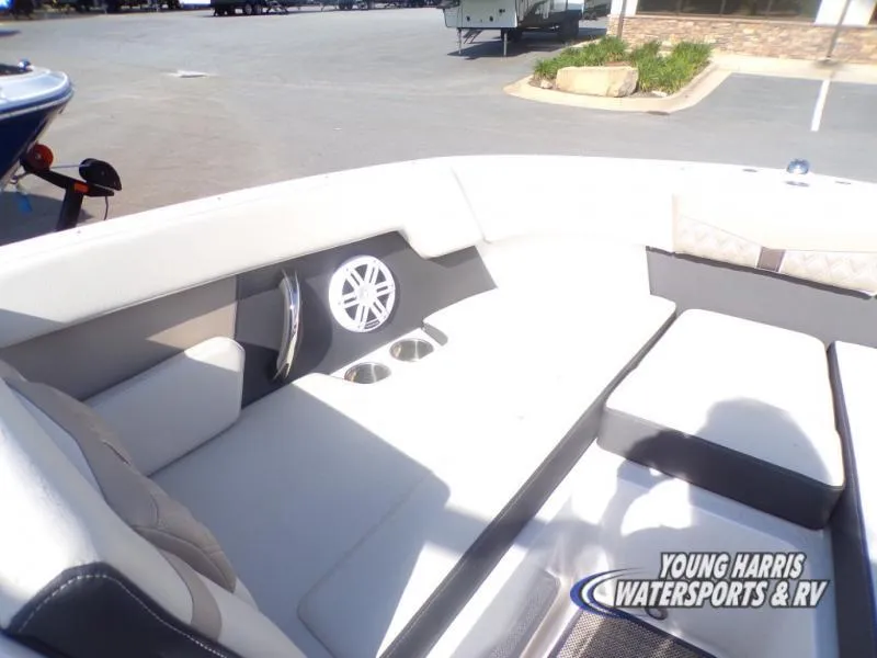 Slide: The Image of Monterey M-225 2024 - 13