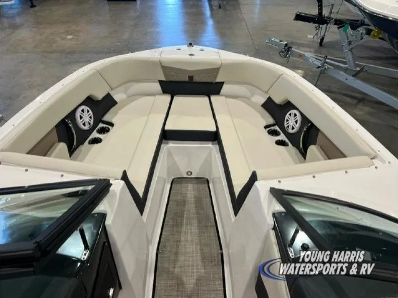 Slide: The Image of Monterey M-225 2024 - 23