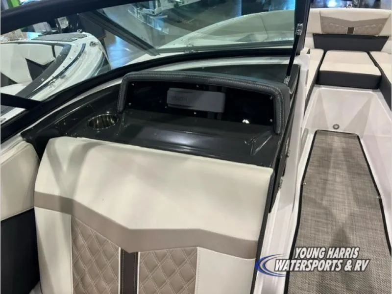 Slide: The Image of Monterey M-225 2024 - 24