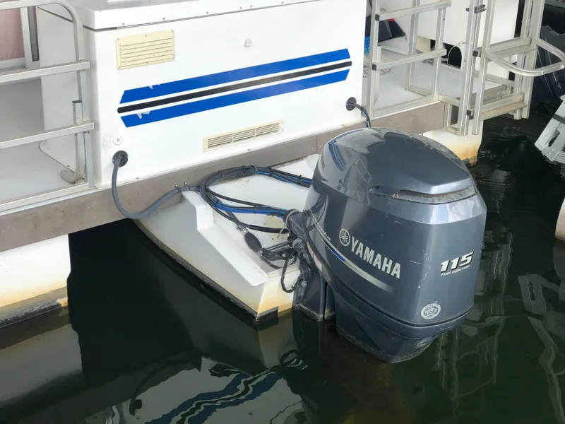 Slide: The Image of 2013 Catamaran Cruisers 39 with Yamaha 115 outboard motor. - 3