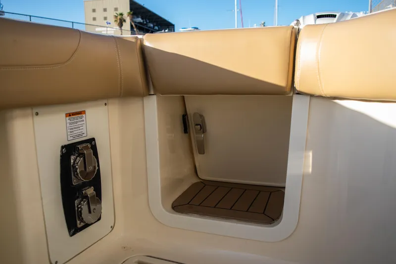 Slide: The Image of Scout 380 LXF 2020 - 67