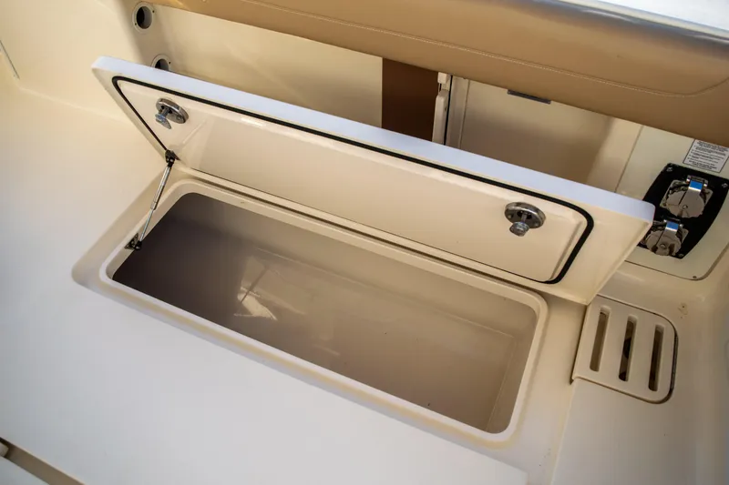 Slide: The Image of Scout 380 LXF 2020 - 70