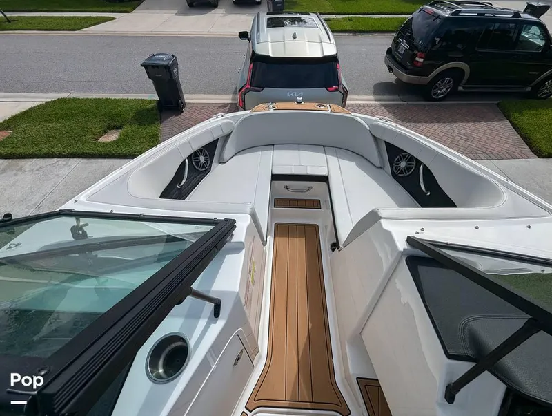 Slide: The Image of 2022 Sea Ray 190 SPX for sale in Apollo Beach, FL - 13