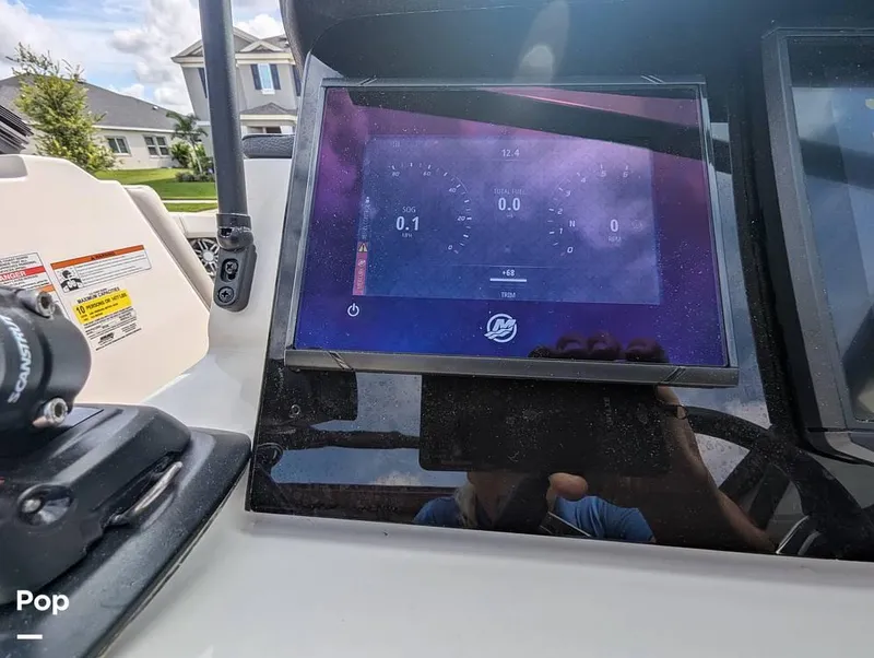 Slide: The Image of 2022 Sea Ray 190 SPX for sale in Apollo Beach, FL - 18