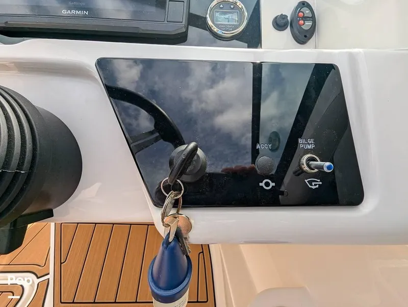 Slide: The Image of 2022 Sea Ray 190 SPX for sale in Apollo Beach, FL - 23