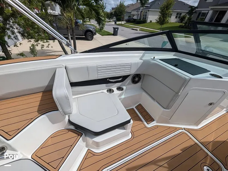 Slide: The Image of 2022 Sea Ray 190 SPX for sale in Apollo Beach, FL - 28