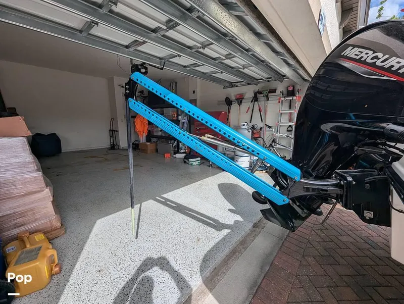 Slide: The Image of 2022 Sea Ray 190 SPX for sale in Apollo Beach, FL - 3