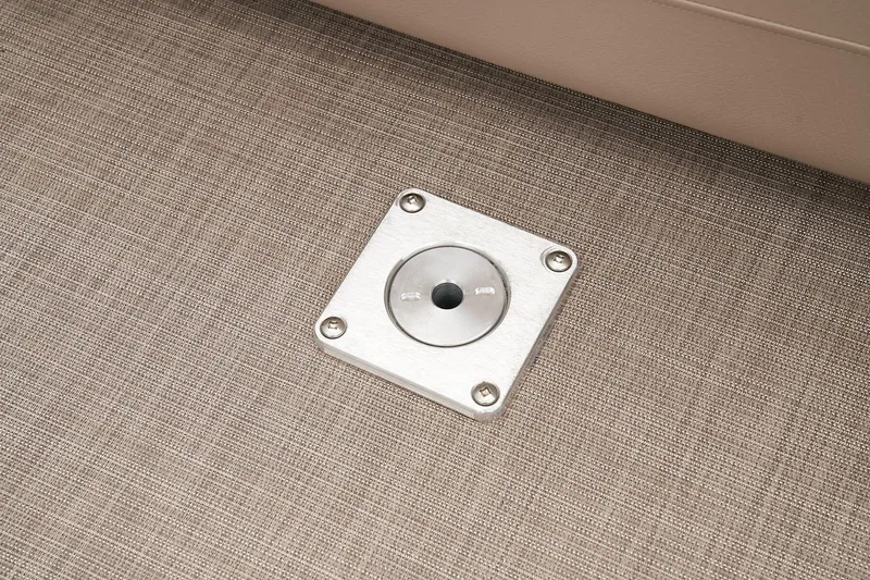 Slide: The Image of Sun Tracker Fishin' Barge 22 DLX 2024 - 60