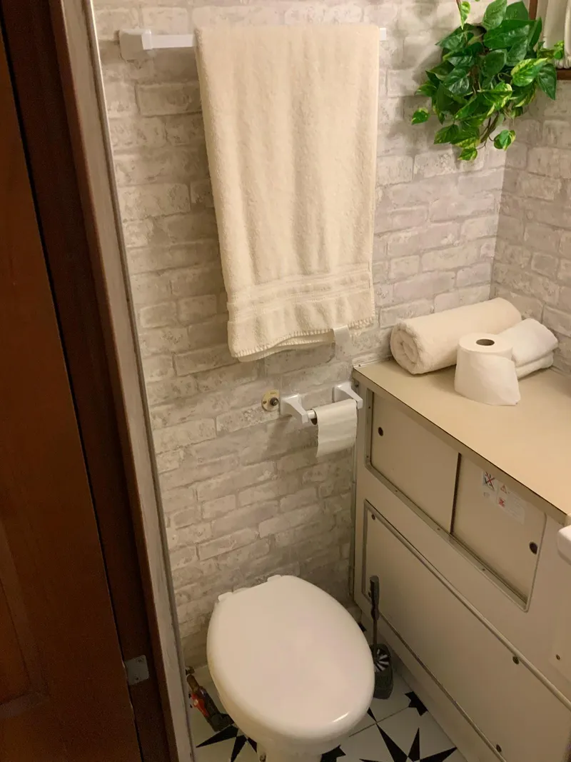 Slide: The Image of Hatteras 41 Twin Cabin 1969 - 56