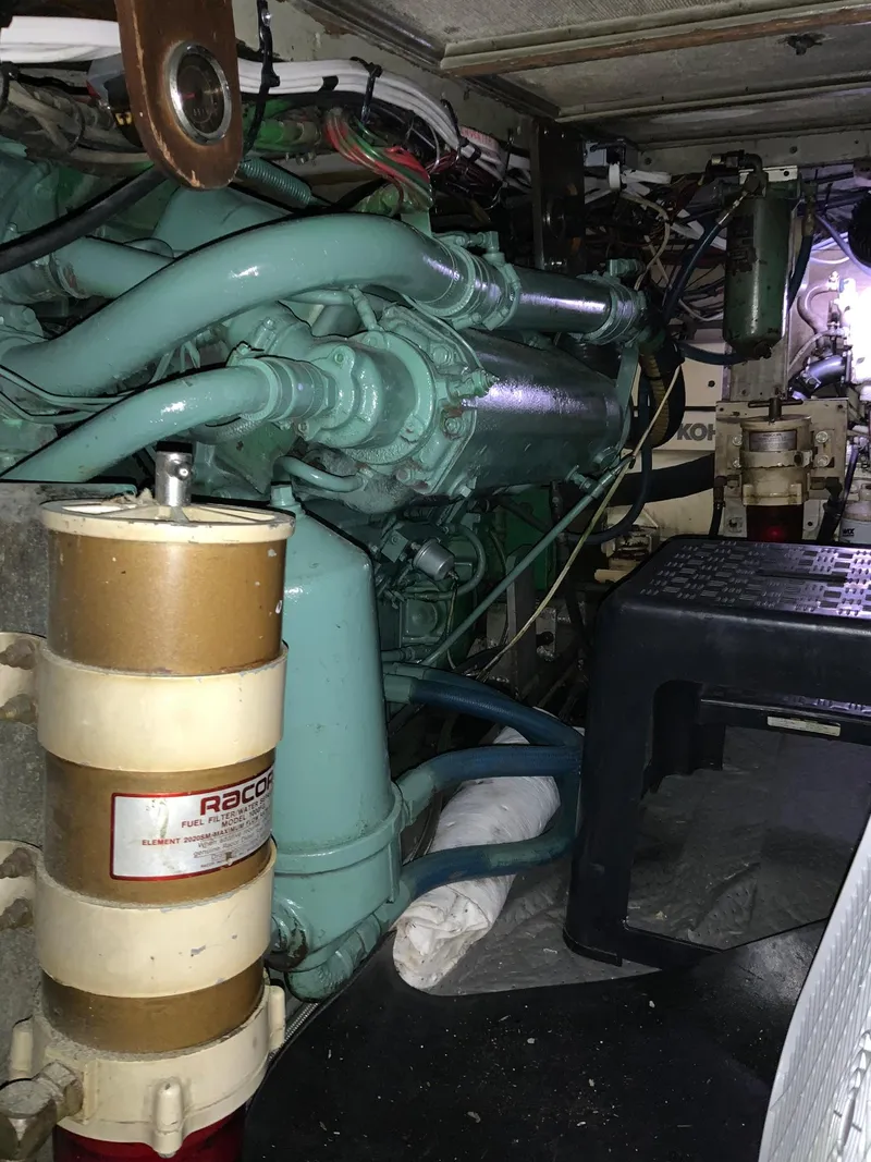 Slide: The Image of Hatteras 41 Twin Cabin 1969 - 58