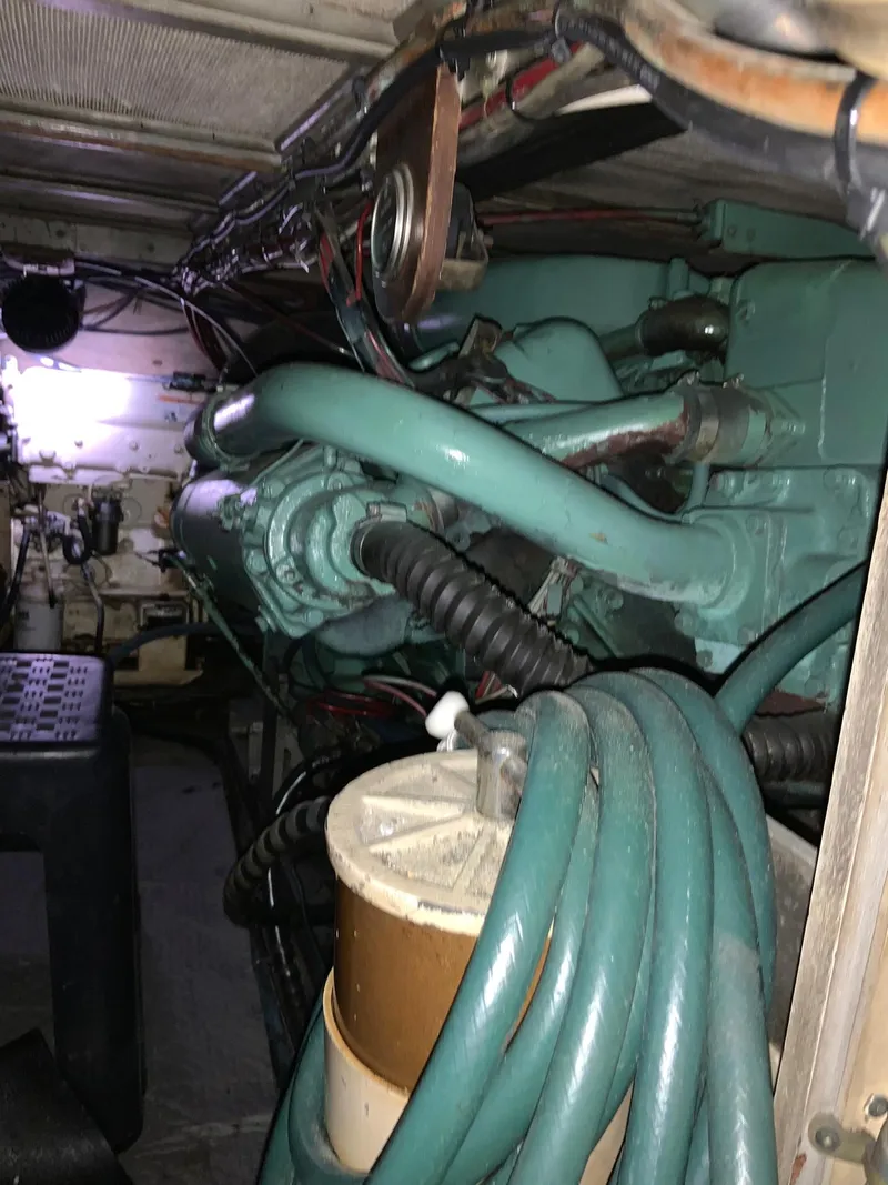 Slide: The Image of Hatteras 41 Twin Cabin 1969 - 59