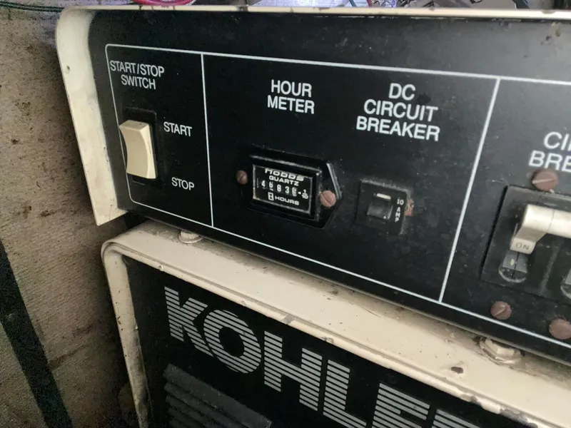 Slide: The Image of Hatteras 41 Twin Cabin 1969 - 61